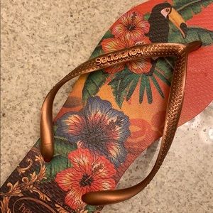 NWOT Havaianas Tropical Paradise Flip Flops
